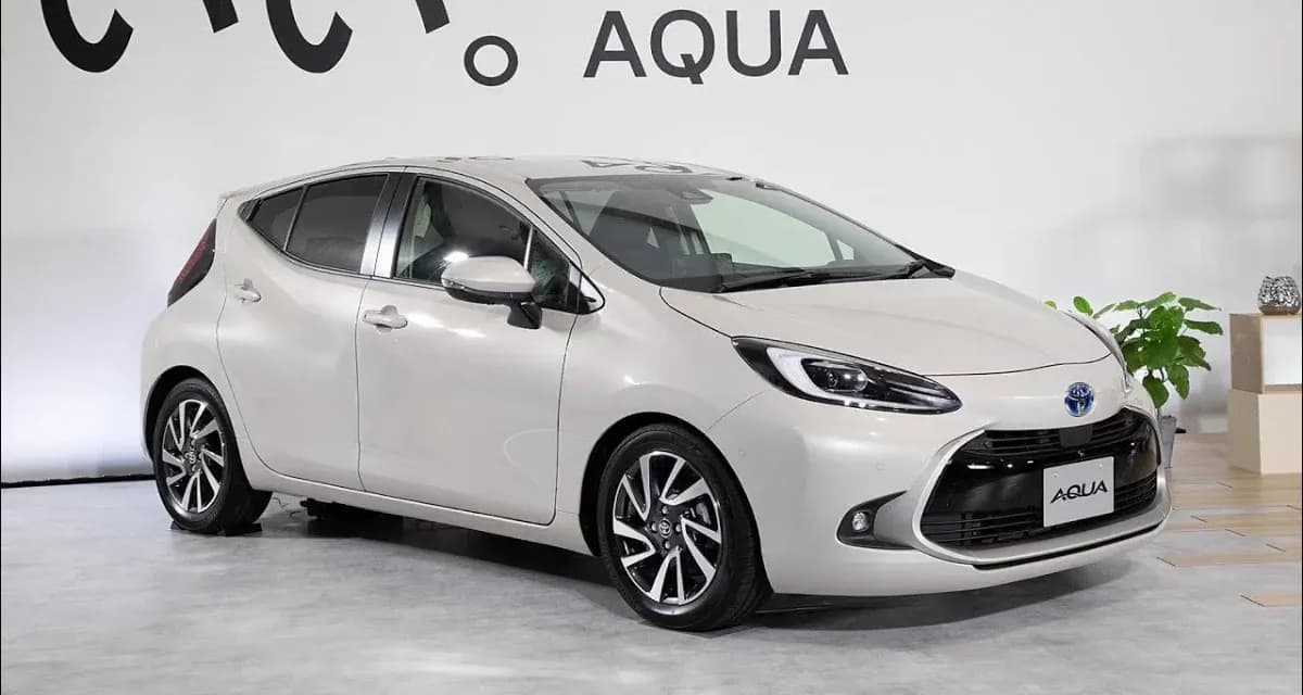 Toyota-Aqua hyrbrid 
