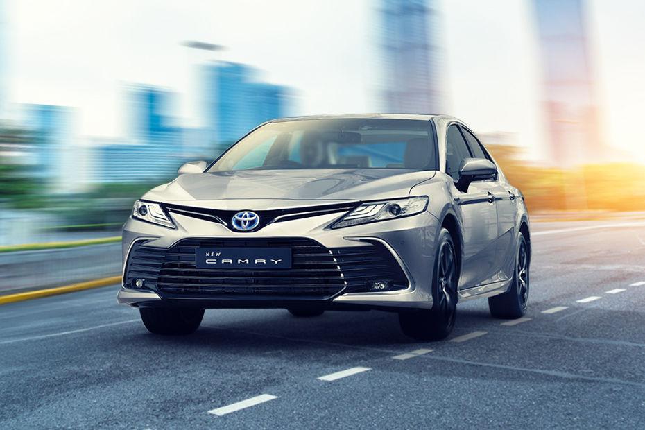 Toyota Camry front image