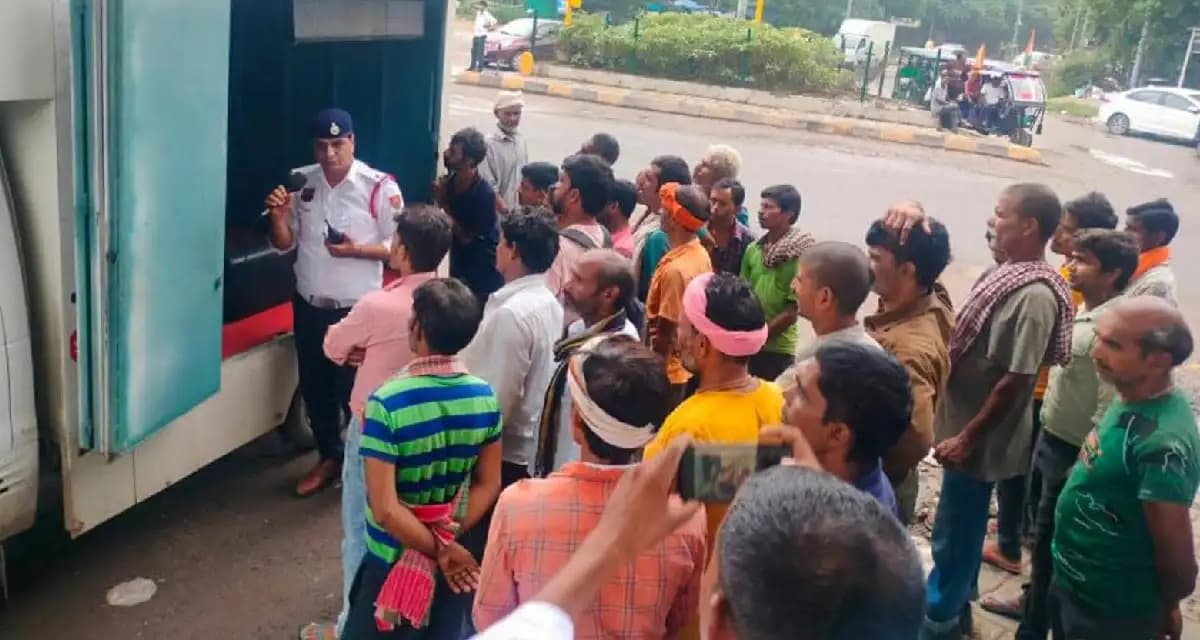 Gurugram Police’s ‘Challan Nahi, Salaam Milega’ Road Safety Drive.webp